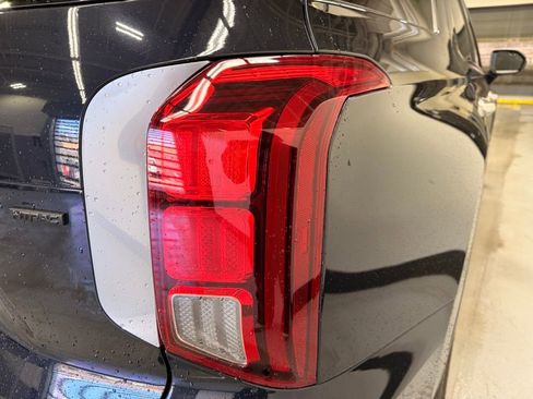 Used 2024 Hyundai Palisade Limited image 5