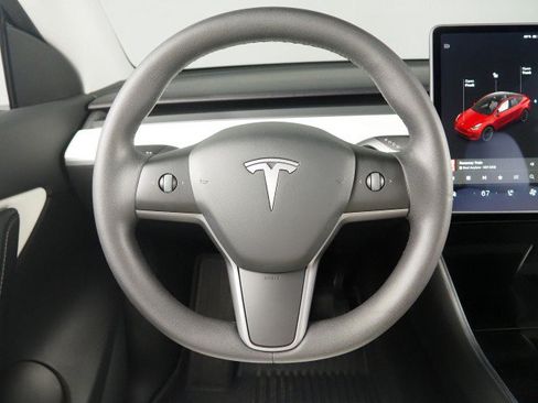 Used 2021 Tesla Model Y Long Range AWD/4WD image 18