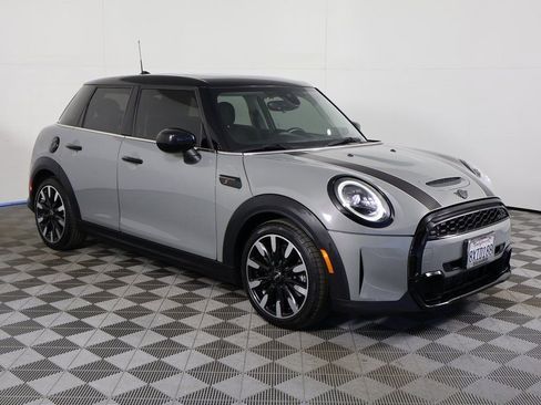 Used 2022 MINI Cooper S image 3