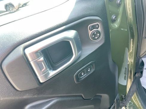 Used 2021 Jeep Gladiator Sport AWD/4WD image 38