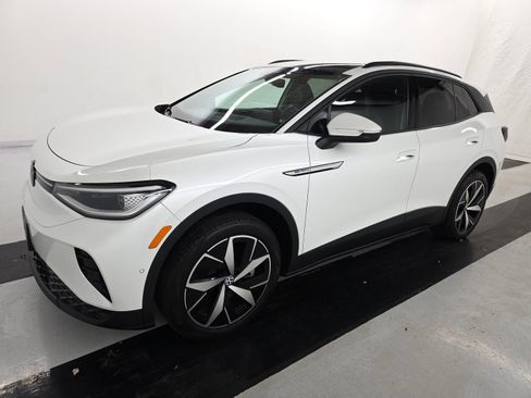 Used 2023 Volkswagen ID.4 Pro S image 3