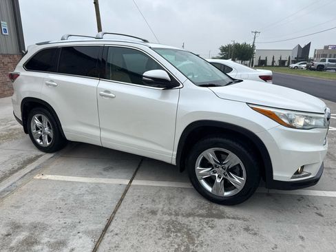Used 2014 Toyota Highlander Limited Platinum AWD/4WD image 8