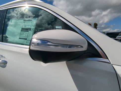 Used 2025 Mercedes-Benz GLE 350 4MATIC image 23