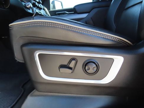 Used 2022 RAM 1500 Laramie w/ Sport Appearance Package AWD/4WD image 7
