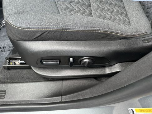 Certified 2024 Chevrolet Equinox LT AWD/4WD image 11