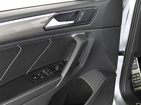 Certified 2023 Volkswagen Tiguan SE R-Line FWD image 12