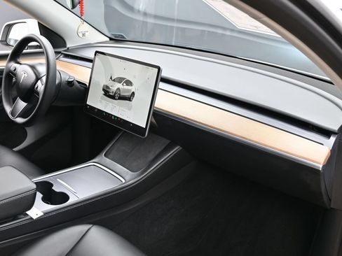 Used 2023 Tesla Model Y Long Range AWD/4WD image 37
