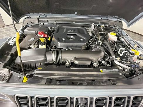 Used 2025 Jeep Wrangler Unlimited Rubicon AWD/4WD image 30