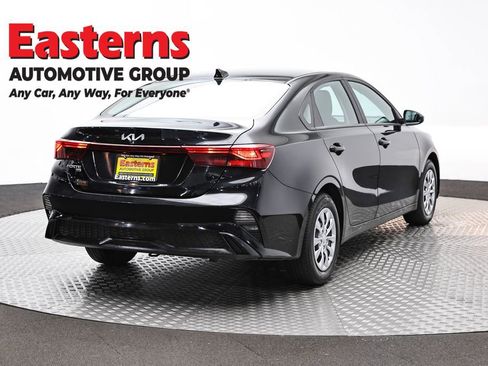 Used 2023 Kia Forte LX FWD image 5