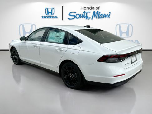 New 2025 Honda Accord SE image 4
