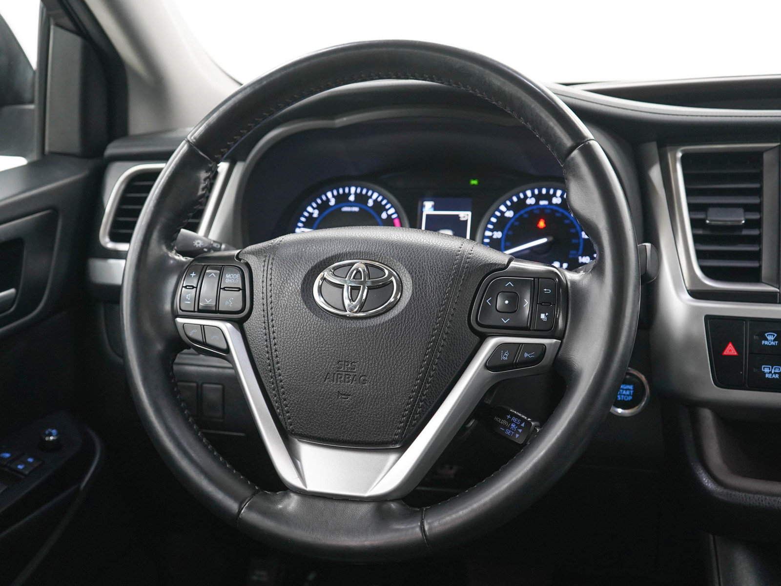 Used 2019 Toyota Highlander XLE AWD/4WD image 18
