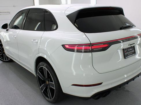 Used 2021 Porsche Cayenne image 31