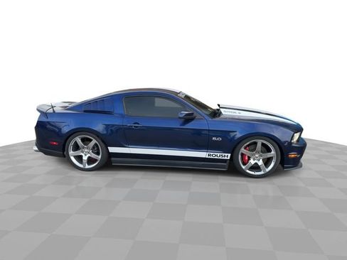 Used 2011 Ford Mustang GT Premium w/ Security Pkg image 9