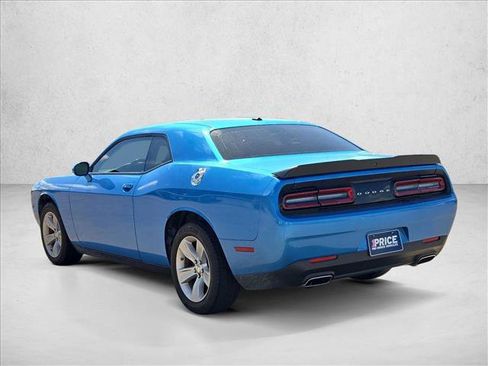 Used 2023 Dodge Challenger SXT image 6