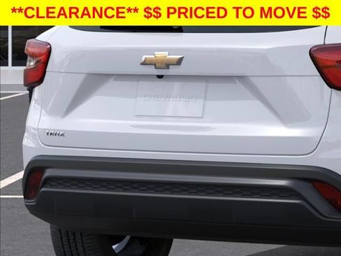 New 2026 Chevrolet Trax LS w/ LS Convenience Package FWD image 14