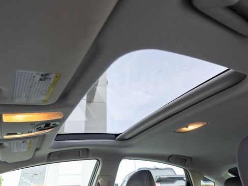 Used 2013 Toyota Prius Four w/ Deluxe Solar Roof Pkg image 19