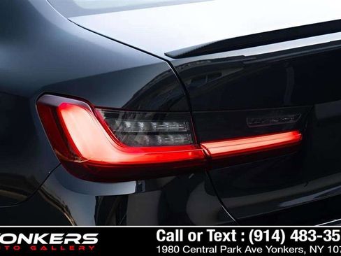 Used 2022 BMW M3 Competition w/ M Carbon Exterior Package image 20