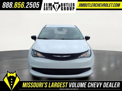 Used 2024 Chrysler Voyager LX FWD image 19