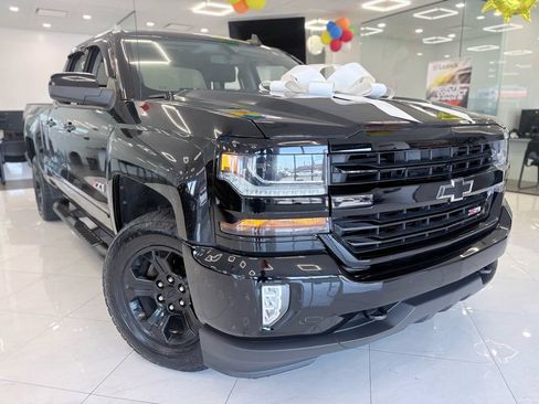 Used 2017 Chevrolet Silverado 1500 LT w/ Midnight Edition AWD/4WD image 3