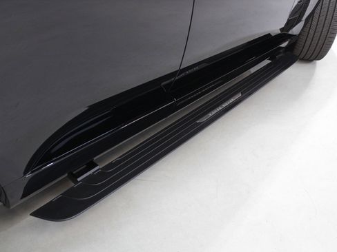 Used 2023 Land Rover Range Rover SE image 14