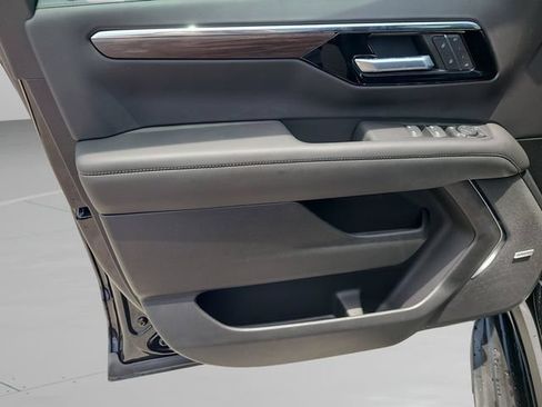 New 2026 Chevrolet Suburban LT w/ Comfort Package RWD image 21