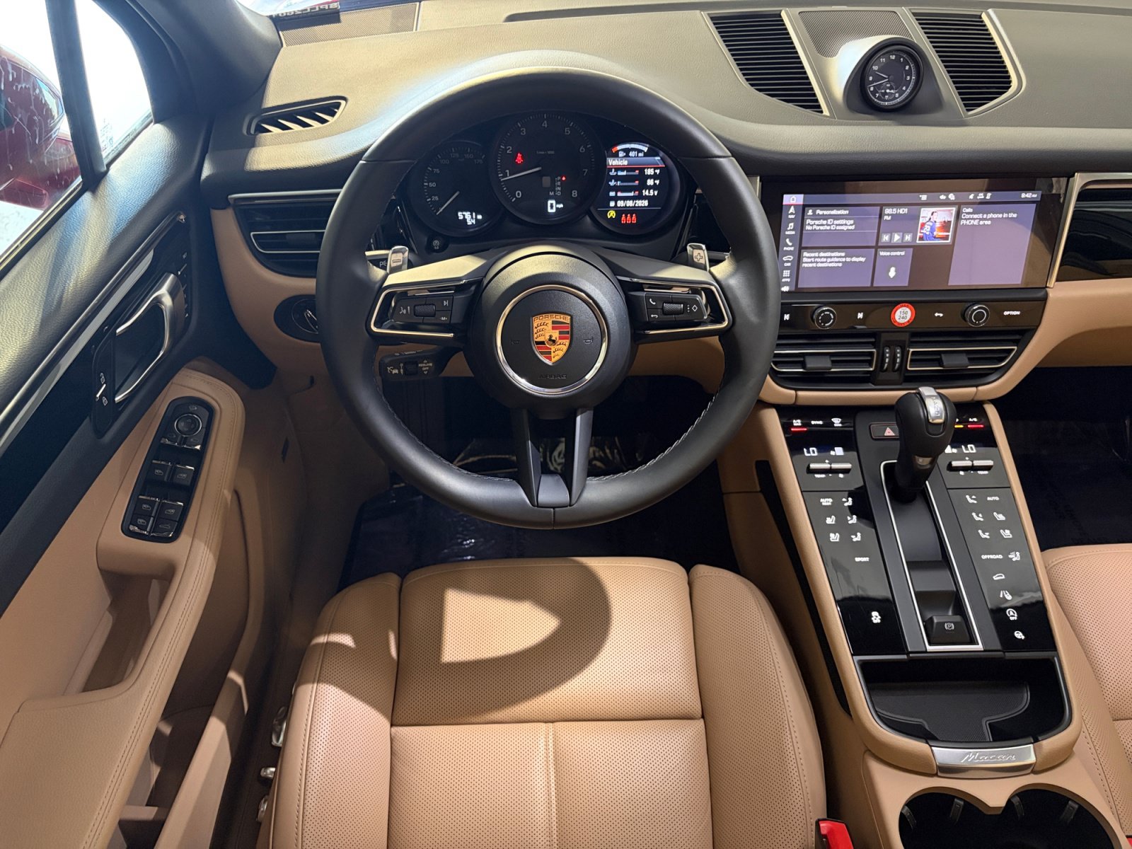 Certified 2026 Porsche Macan AWD/4WD image 5