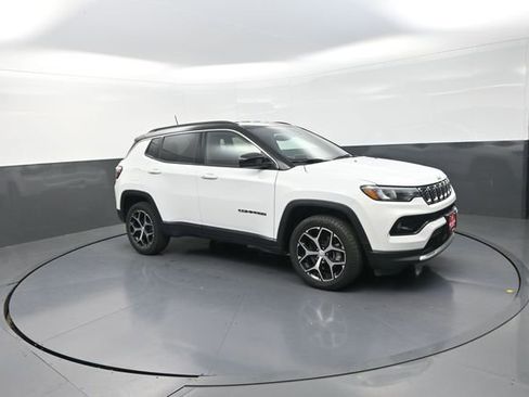Used 2024 Jeep Compass Limited AWD/4WD image 26