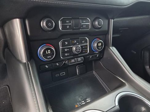 Used 2024 Chevrolet Tahoe Z71 w/ Luxury Package AWD/4WD image 13