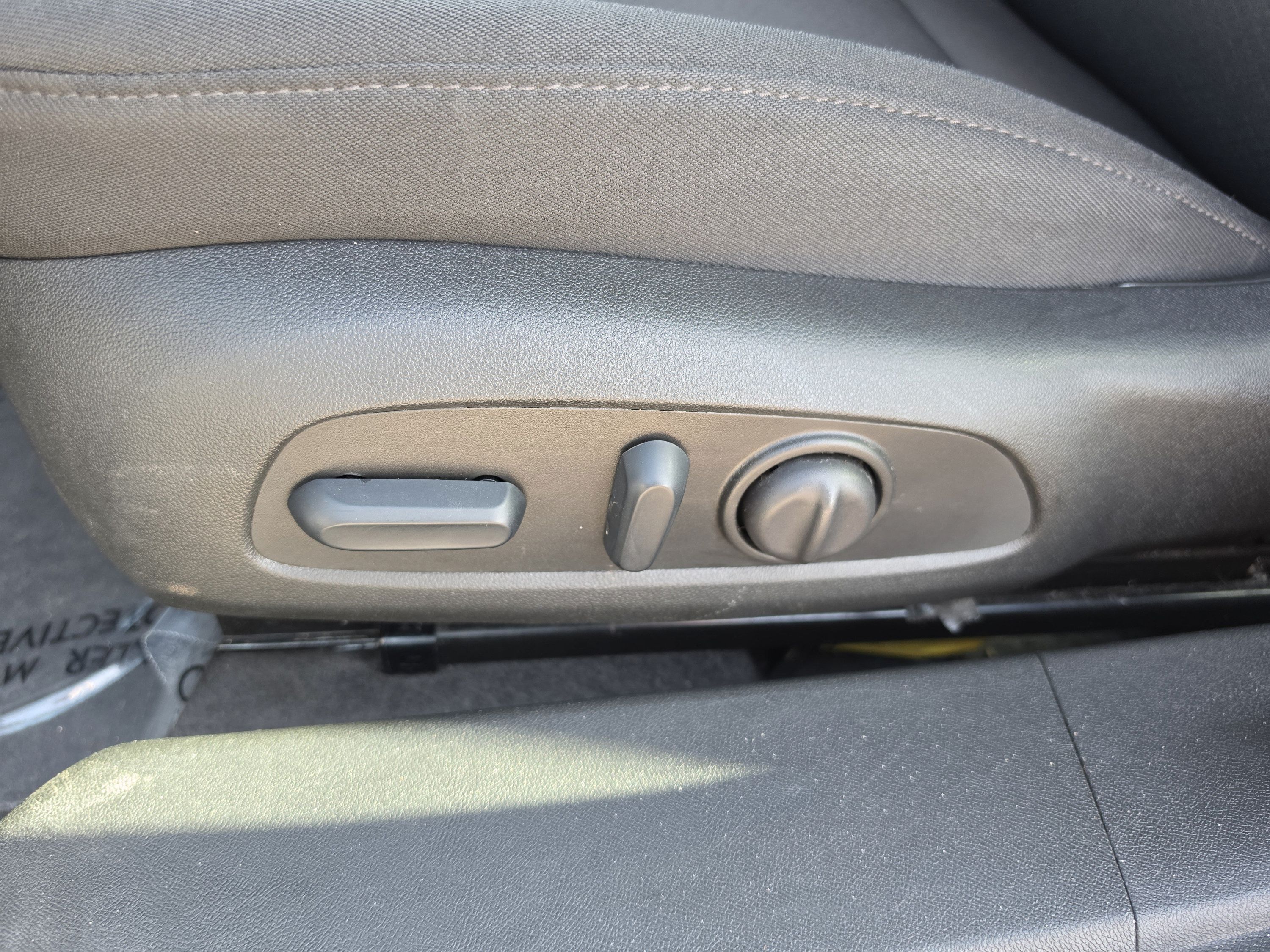 Used 2025 Chevrolet Malibu LT FWD image 24