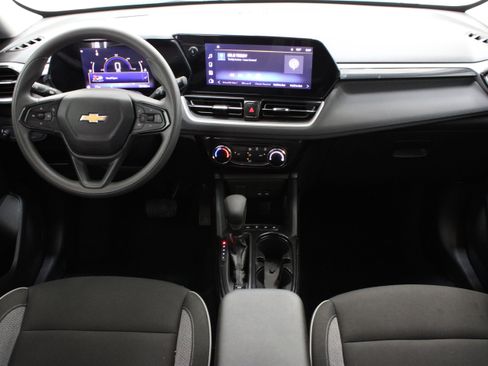 Used 2025 Chevrolet TrailBlazer LT w/ Driver Confidence Package FWD image 28