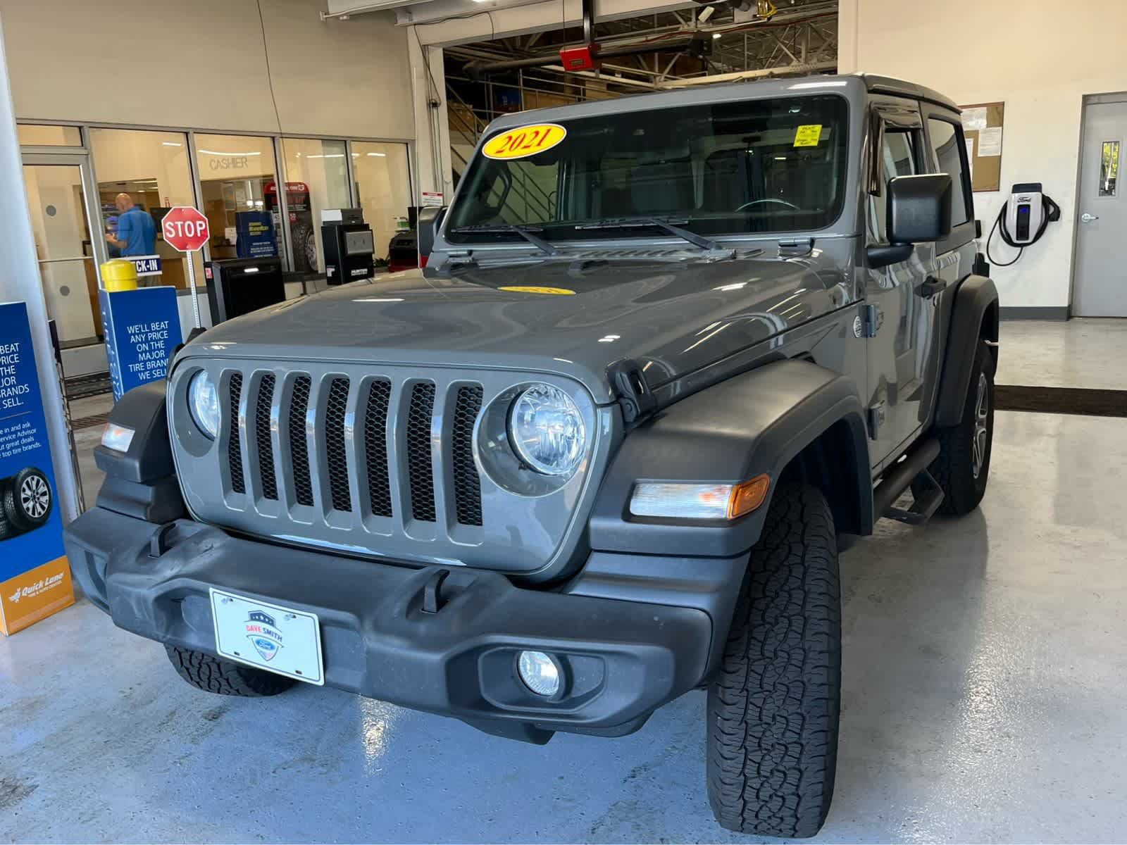 Used 2021 Jeep Wrangler Sport AWD/4WD image 4