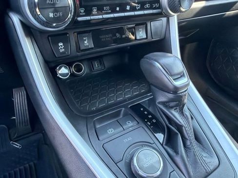 Used 2021 Toyota RAV4 XSE w/ XSE Grade Weather Package AWD/4WD image 19