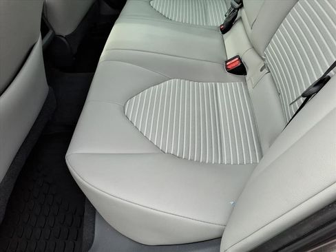 Used 2019 Toyota Camry SE image 21