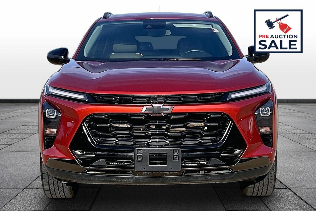Used 2024 Chevrolet Trax ACTIV w/ Driver Confidence Package FWD image 3