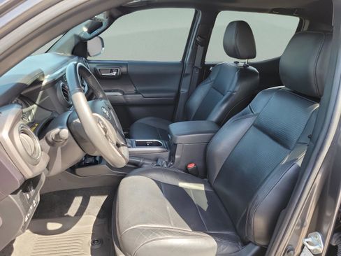 Used 2023 Toyota Tacoma TRD Off-Road w/ TRD Premium Off Road Package AWD/4WD image 17