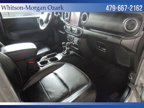 Used 2022 Jeep Wrangler Unlimited Sahara w/ Cold Weather Group AWD/4WD image 30