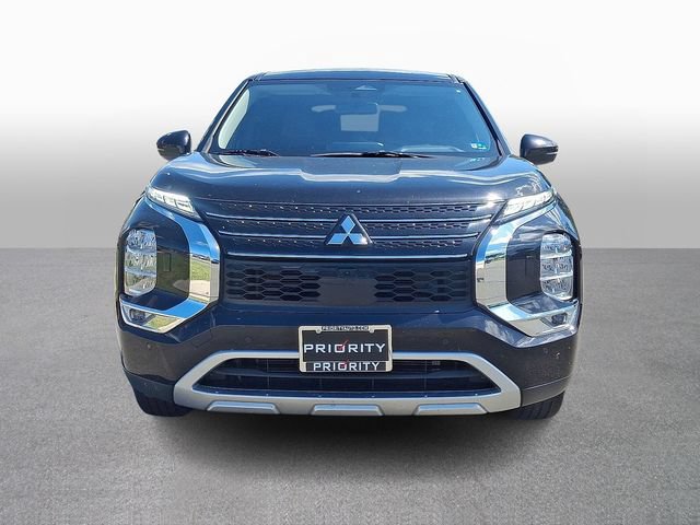 Used 2024 Mitsubishi Outlander SE AWD/4WD image 2