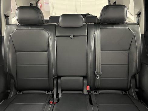 Used 2021 Volkswagen Tiguan SEL image 23