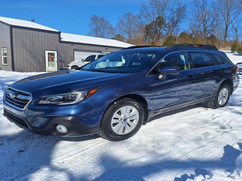 Used 2019 Subaru Outback 2.5i Premium image 1