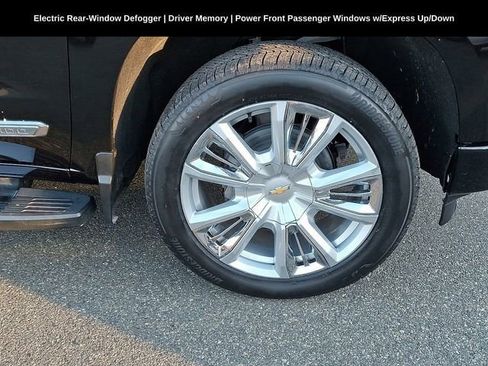 Used 2023 Chevrolet Silverado 1500 High Country w/ High Country Premium Package image 13