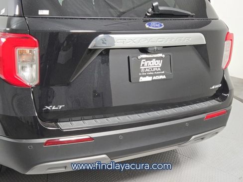 Used 2022 Ford Explorer XLT w/ Equipment Group 202A AWD/4WD image 6