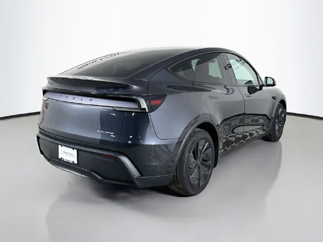 Used 2026 Tesla Model Y AWD image 7