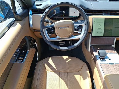 New 2025 Land Rover Range Rover Long Wheelbase SE image 10