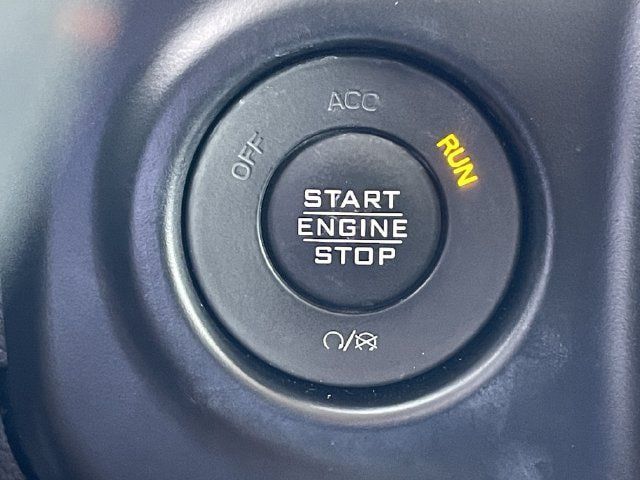 Used 2022 Jeep Wrangler Unlimited Sahara AWD/4WD image 24