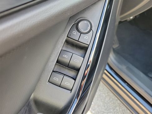 Used 2025 Chevrolet Equinox LT image 13