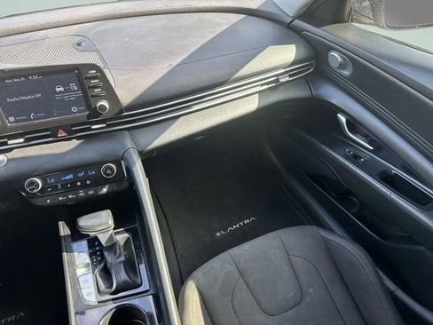 Used 2021 Hyundai Elantra SEL w/ Convenience Package FWD image 13