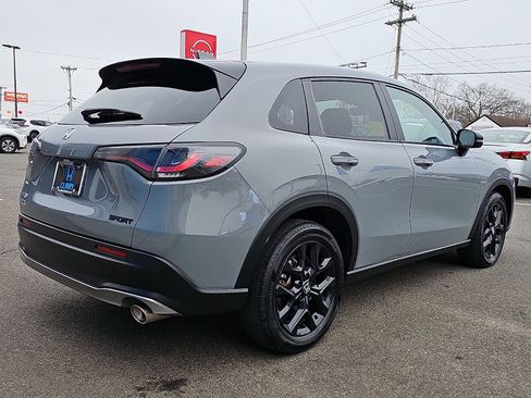 Used 2023 Honda HR-V Sport image 4