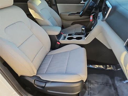 Used 2022 Kia Sportage LX image 20