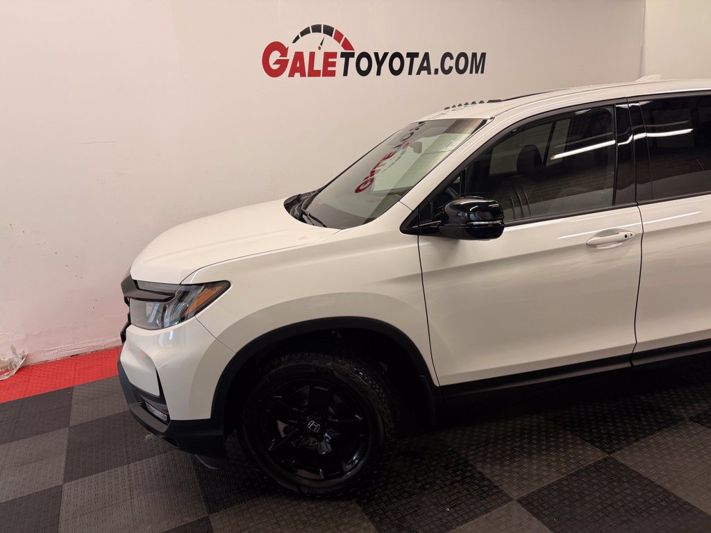 Used 2025 Honda Ridgeline Black Edition image 4