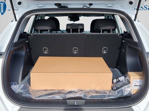 New 2026 Hyundai Kona SE image 8